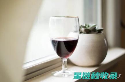 红酒渍去除新思路：让你的家庭清洁更加省心 (红酒渍如何洗去)