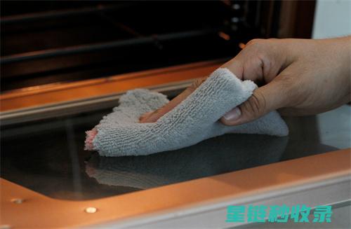 烤箱油污的深度清洁攻略，厨房清洁不再难 (烤箱油污很重如何清理)